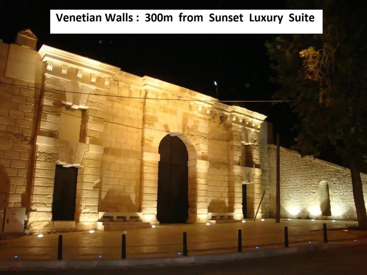 Sunset Luxury Suite - Rooftop Apartment In The City Center Heraklion Exteriör bild